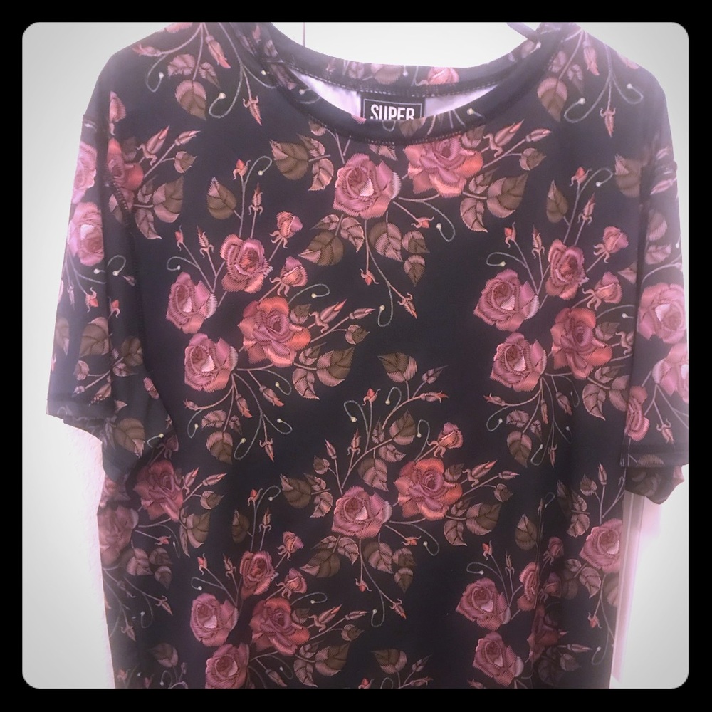 Floral, silky tee.